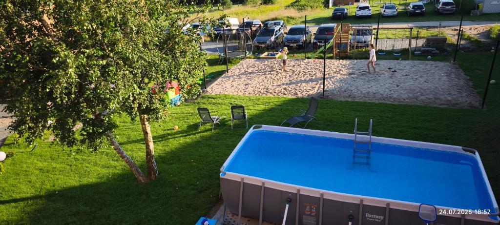 Boisko i atrakcje